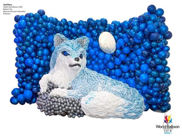 This wolf is entirely made out of balloons.