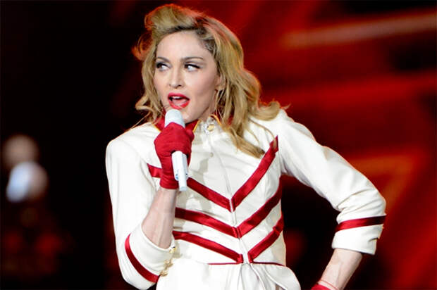 Мадонна переезжает к возлюбленному в Португалию