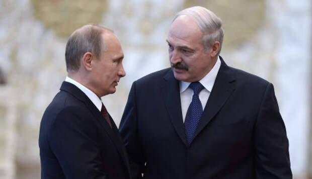 Лукашенко просит у Путина деньги и оружие