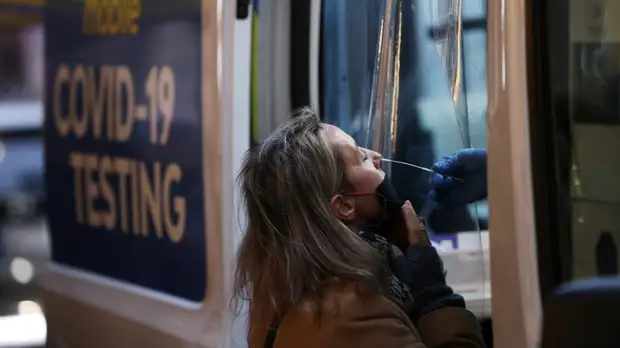 Эпидемиолог Пшеничная: «омикрон» заразнее других штаммов коронавируса в пять-семь раз