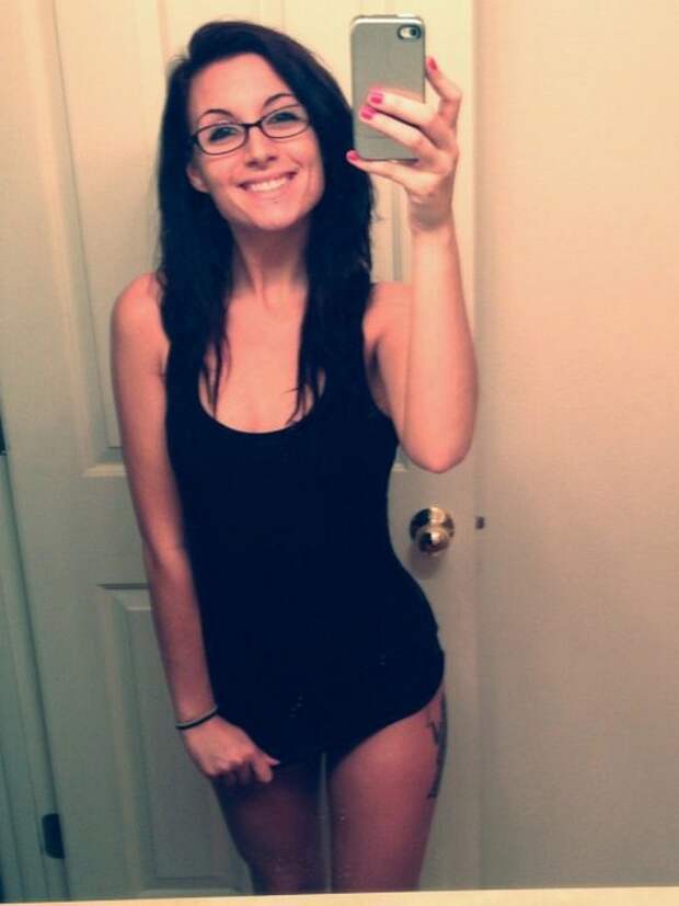 It’s official, mirrors are a girls best friend (35 Photos) It’s official, mirrors are a girls best friend (35 Photos)