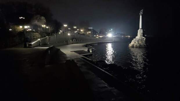Попытка морской атаки Южной бухты Севастополя сорвана. Кто же подбил вражеские дроны