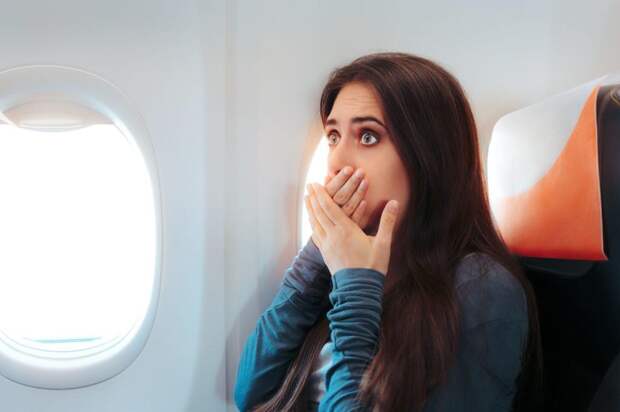 Учительница познакомилась с мужчиной в самолете и рассказала ему о бедных учениках в своей школе. Тогда незнакомец решил сделать ей щедрый подарок