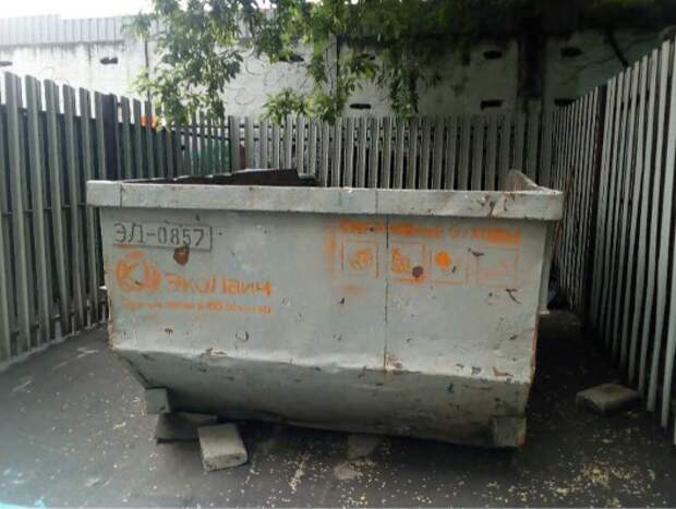 Вывоз мусора на Скаковой улице проводится регулярно – управа
