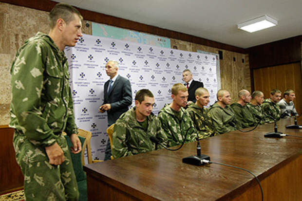 Задержанные на Украине десантники вернулись в Россию Задержанные на Украине десантники вернулись в Россию
