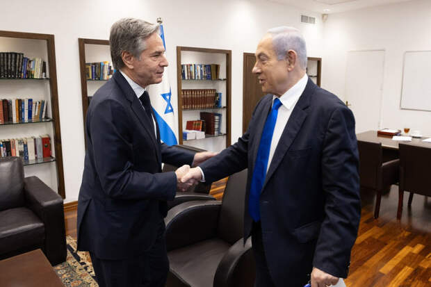 NYT: на фоне напряженности в отношениях Блинкен летит с визитом в Израиль
