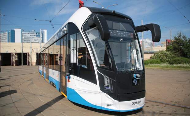 В Строгине начали тестировать первый в России беспилотный трамвай