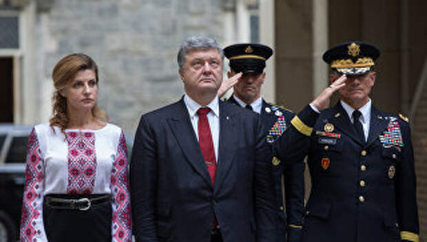 Президент Украины Петр Порошенко с супругой Мариной во время посещения военной академии США (Вест-Пойнт) в Нью-Йорке. 18 сентября 2017