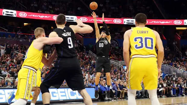 «Голден Стэйт» потерпел третье поражение за четыре матча в НБА