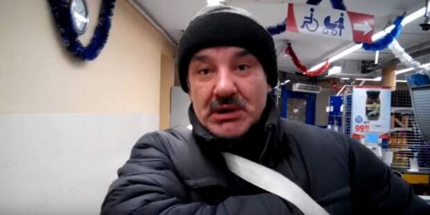 В киевском супермаркете ветеран АТО побил активиста, требовавшего от кассира говорить по-украински