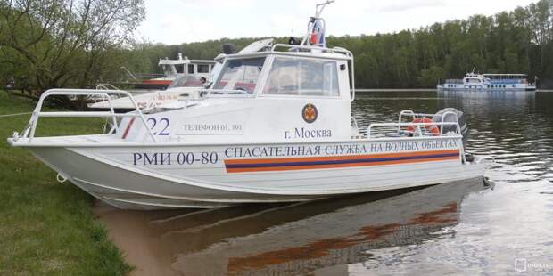 В Щукине пьяный пловец попытался переплыть Москву-реку и едва не утонул