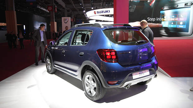 Париже дебютировали рестайлинговые версии Dacia Logan и Sandero. Фото 1