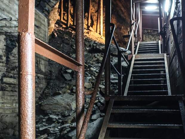 Секретный подземный город Гитлера в Совиных горах