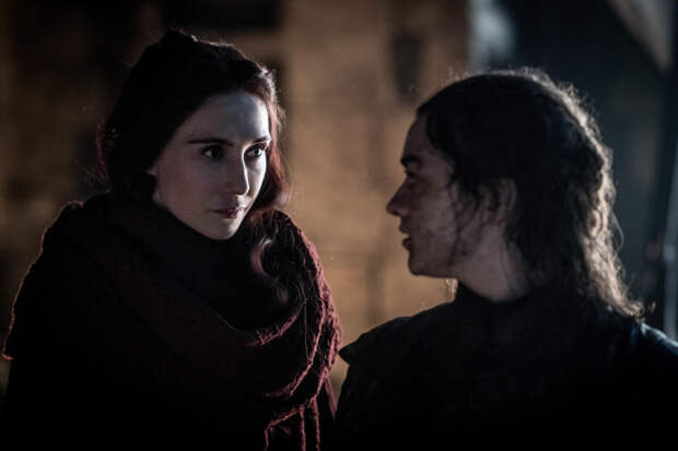 Melisandre (Carice van Houten) and Arya Stark (Maisie Williams) on Game of Thrones Season 8, Episode 3, "The Long Night" | Photo Credits: HBO/Helen Sloan