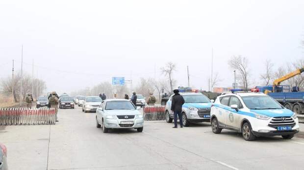 Полиция на блокпосту Полиция на блокпосту