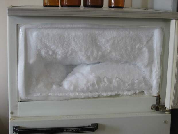 Бывают и сибирские холодильники - это когда снег, везде снег... прикол, смешное, холодильник