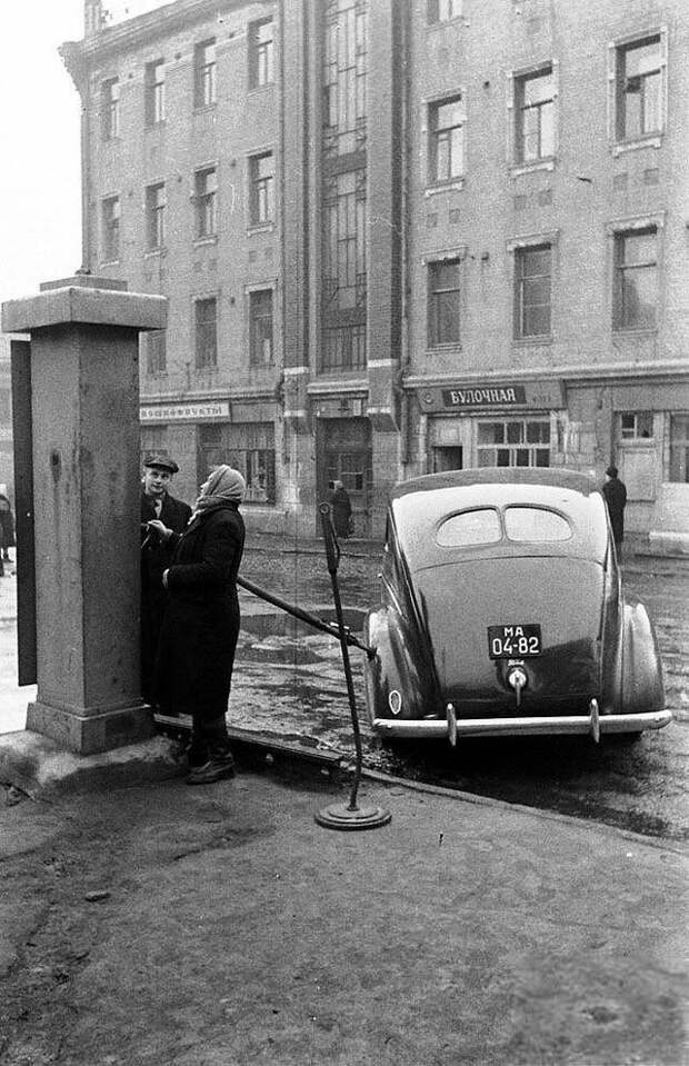 25. Бензоколонка на Плющихе, Москва, 1947 год архив, исторические фото, фото, фото из прошлого