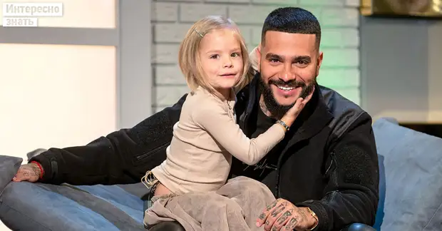 Старше на 12 лет. Мать дочери Тимати встречается с 17-летним подростком