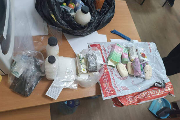 Сахалинец приобрел 2,4 кг наркотика в Московской области и отправил себе почтой