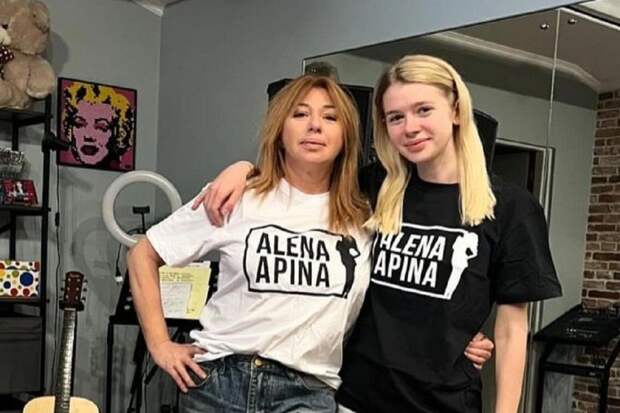 Певица Алена Апина не попала в сериал о группе «Комбинация»