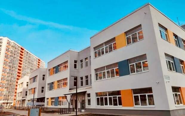 Детский сад на 220 малышей построили на юге Петербурга