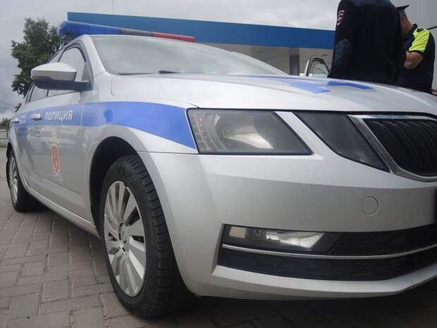 В Челябинске иномарка врезалась в бордюр и устроила массовое ДТП