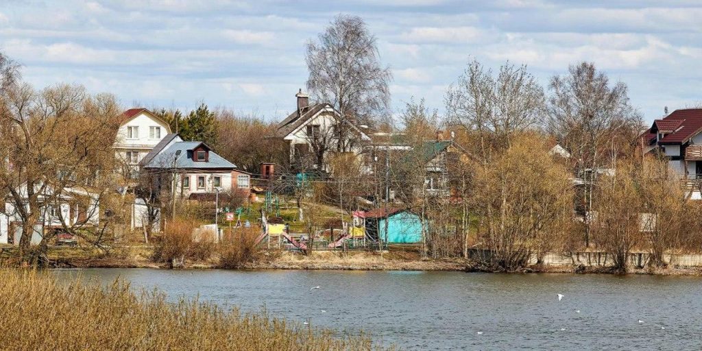 Москвичам разъяснили правила поездки на дачу в майские праздники/mos.ru