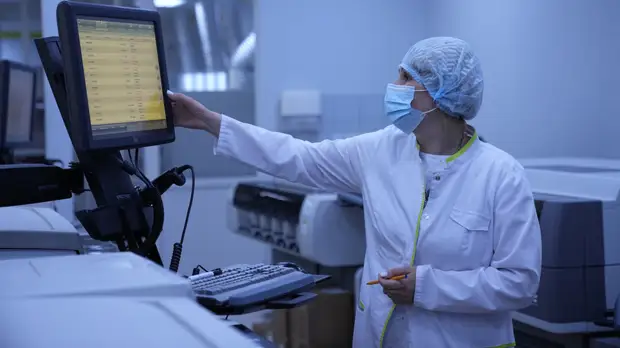 Минздрав России разрешил провести III фазу исследований китайской вакцины от COVID-19