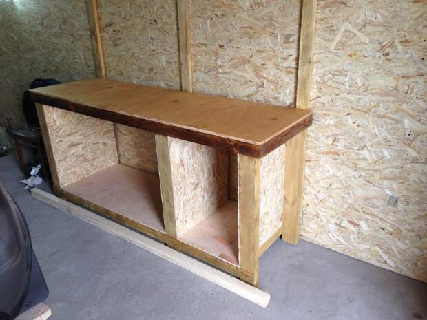 Самодельный верстачок или стол для мелких работ в гараж