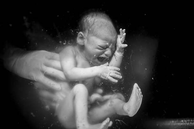 People’s Choice Category Winner – Birth. Caroline Devulder – Serving Ghent, Belgium – “Transition To Earth”