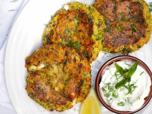 Овощные оладушки.\ Фото: pinterest.com. Овощные оладушки.\ Фото: pinterest.com.