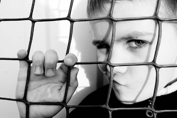 Россиян начнут сажать в тюрьму с 12-летнего возраста Дети-тюрьма-наказание, факты
