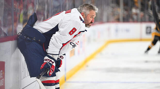 Овечкин и Кросби поучаствовали в стартовом вбрасывании в 100-м матче между собой