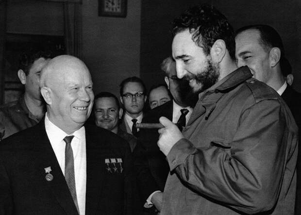 Никита Хрущев и Фидель Кастро