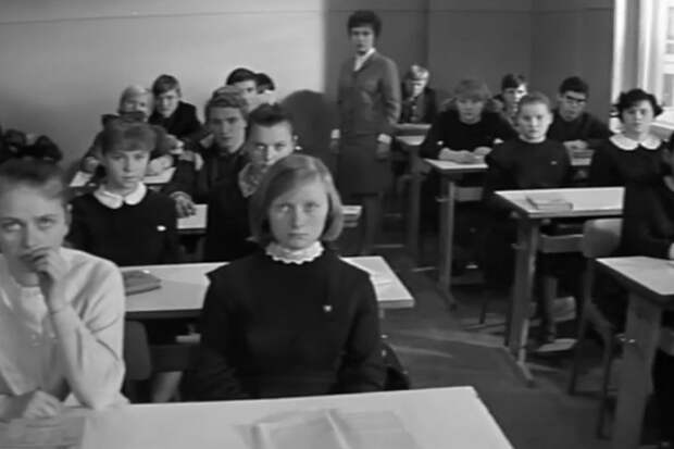 Кадр из фильма "Доживем до понедельника" (1968)
