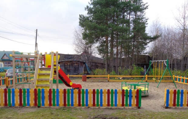 Новая детская площадка появилась в Верхней Максаковке