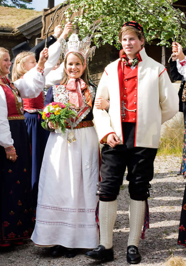 traditional-weddings-around-the-world-241__605