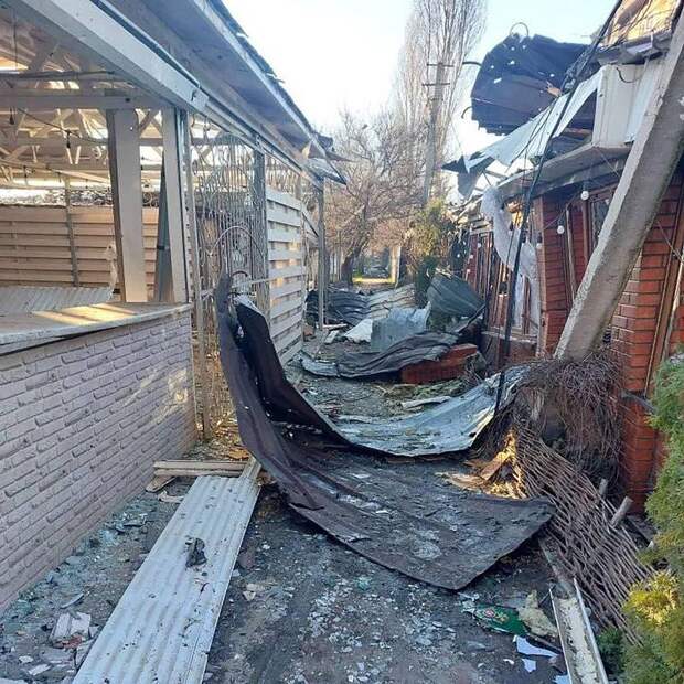 Опубликованы первые кадры с места удара ВСУ в Херсонской области