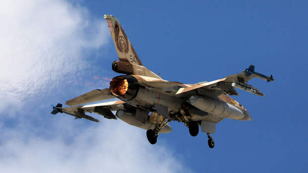 ВВС Израиля атаковали военные объекты в Ливане в ответ на обстрелы