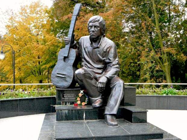 81 Памятник Владимиру Высоцкому в Центральном парке Калинграда
