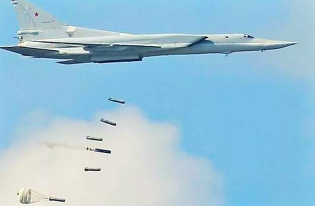 Ту-22М3 наносят удар по базам боевиков под Дейр-эз-Зор Сирия. Фото из Яндекс-коллекции