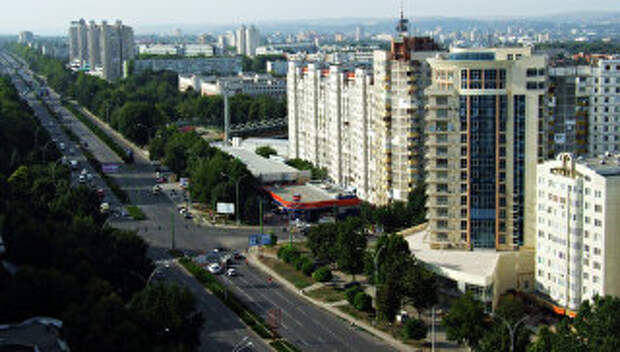 Вид на одну из улиц Кишинева, Молдавия. Архивное фото