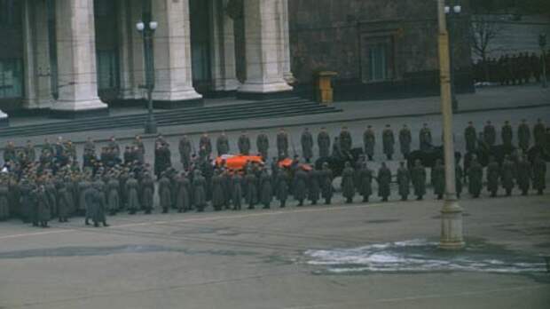 Опубликованы цветные кадры похорон Сталина, снятые военным США