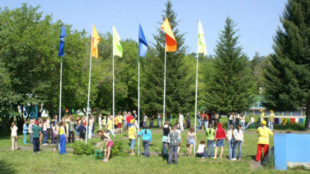 В Алтайском крае родители "сломали" сайт для бронирования путевок в детские лагеря