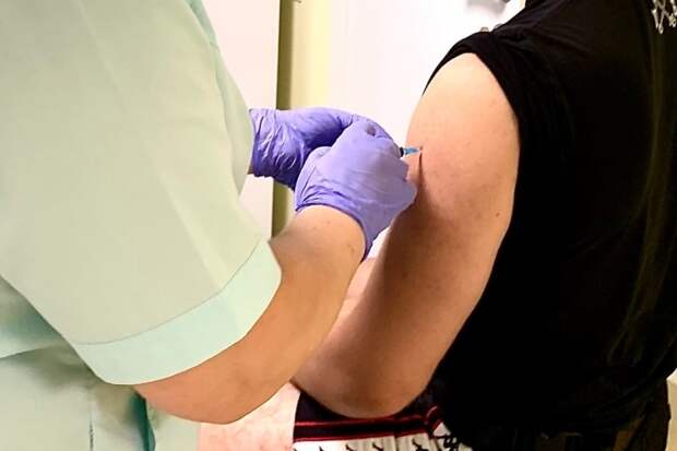 Очереди на вакцинацию от коронавируса собираются в Уссурийске