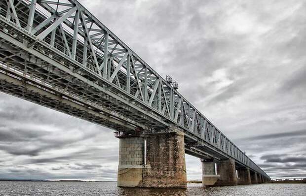 Транссиб. Мост над потоком. /фото:train.spottingworld.com