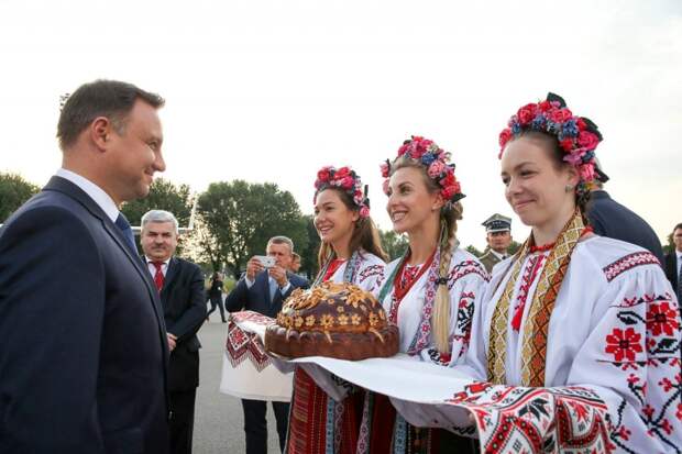 Президент Польши с перепугу приехал в Киев. Комментарии поляков и украинцев