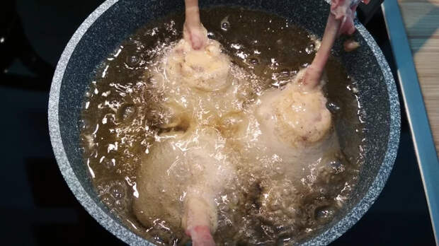 Цыпленок в карри-кляре (chicken curried lollipop)