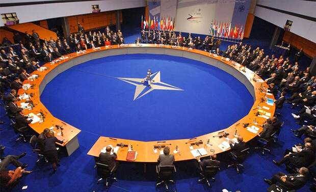 Владимир Карасёв: Франция продолжает рушить НАТО изнутри