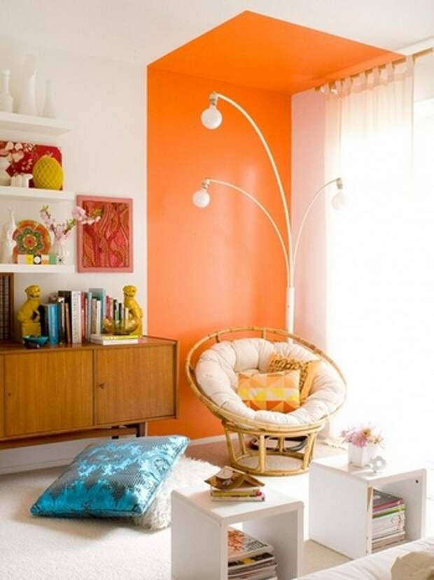 оранжевая стена